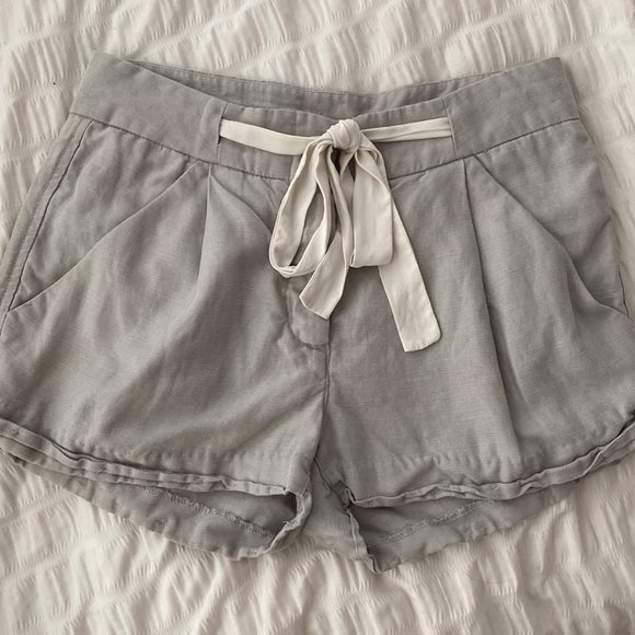 Aritzia Wilfred linen Allegra shorts - Picture 3 of 3